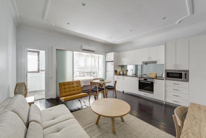 هتل Regents Court Sydney