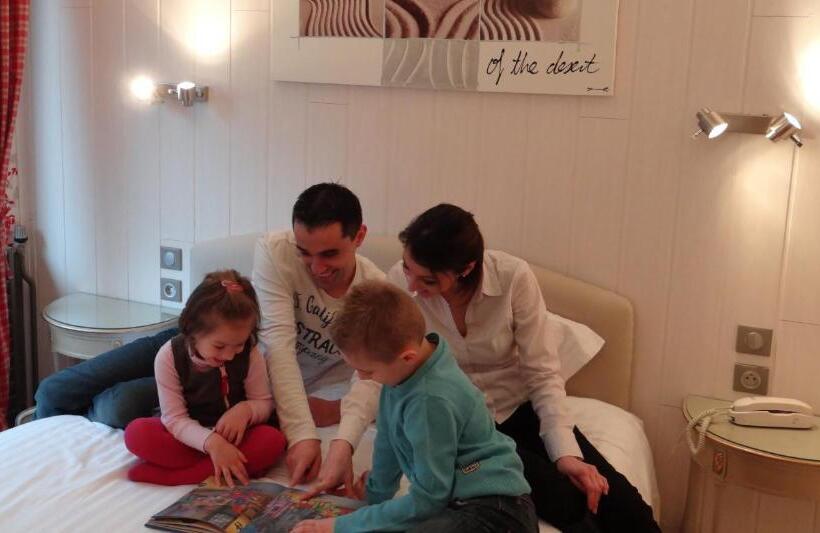 酒店 Restaurant Les Pins Logis