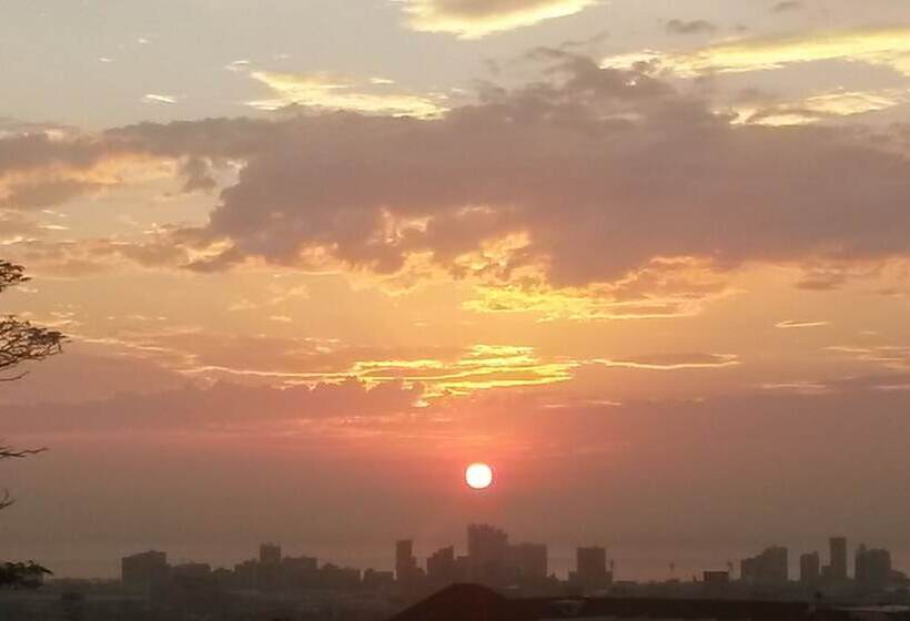 Отель Ridgeview Lodge