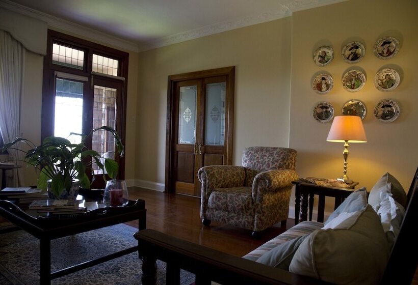 Отель Ridgeview Lodge