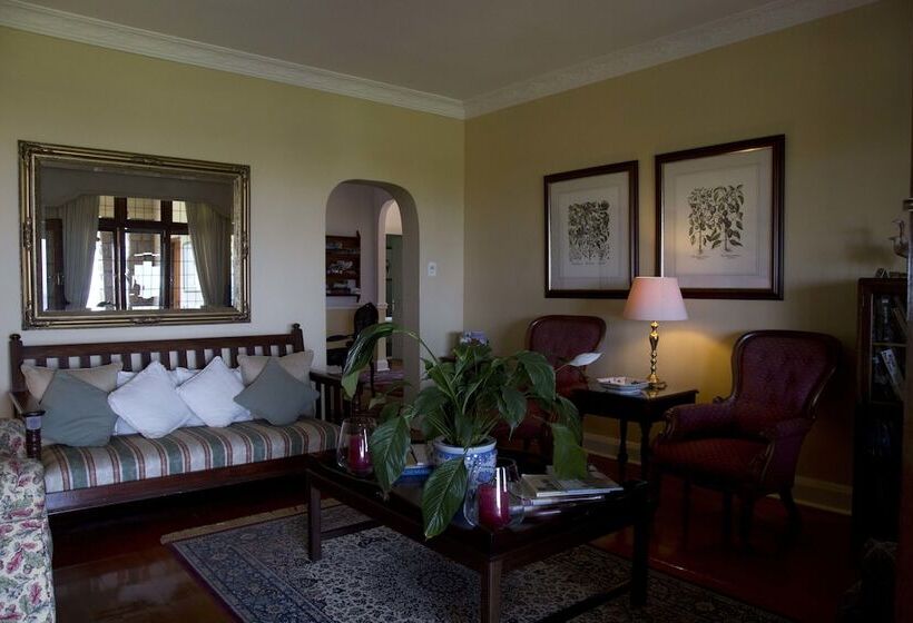 Отель Ridgeview Lodge