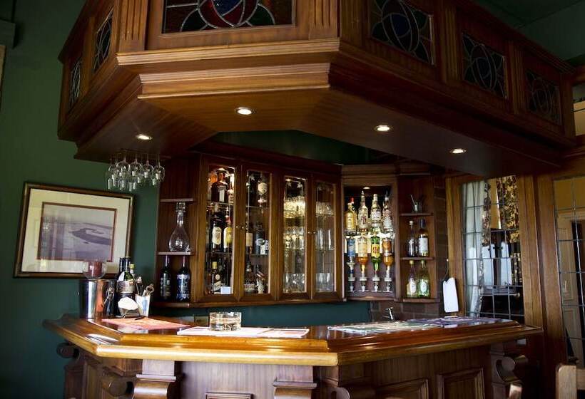 Отель Ridgeview Lodge