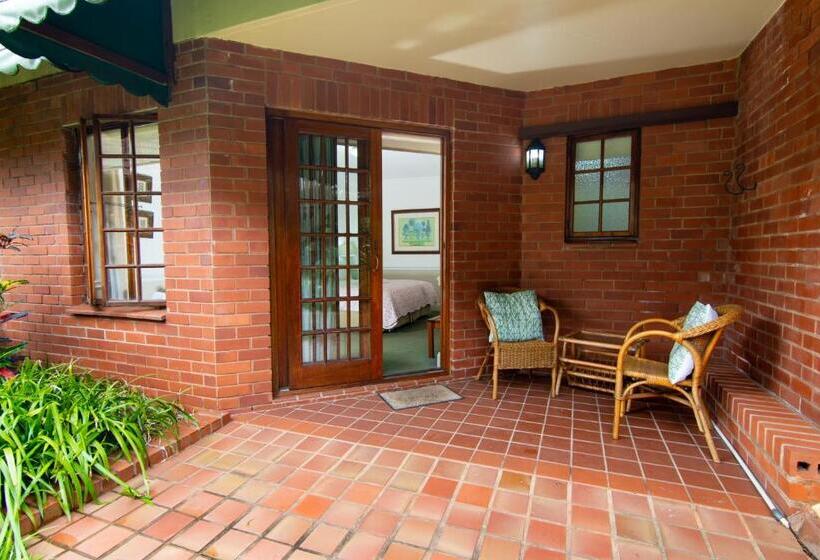 Отель Ridgeview Lodge