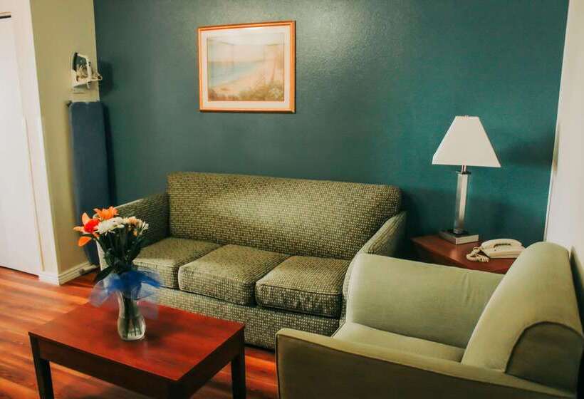 هتل Rodeway Inn & Suites