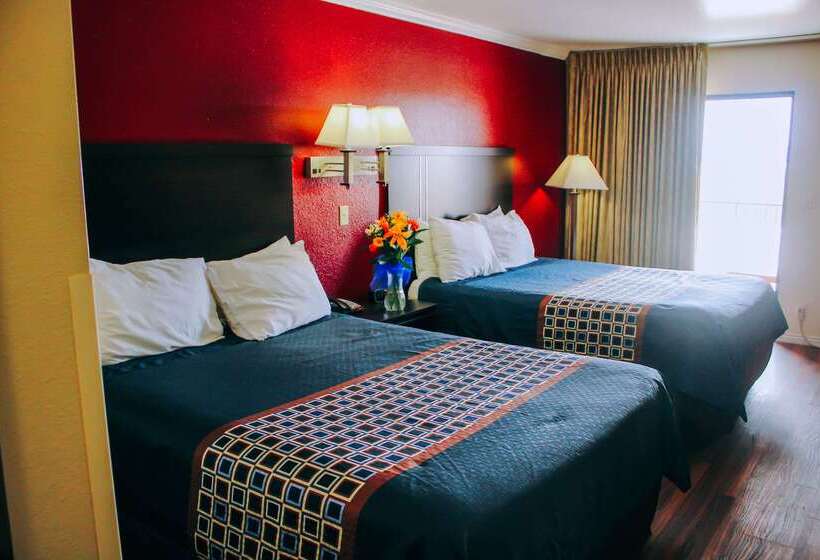 هتل Rodeway Inn & Suites