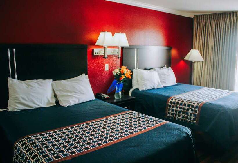 هتل Rodeway Inn & Suites