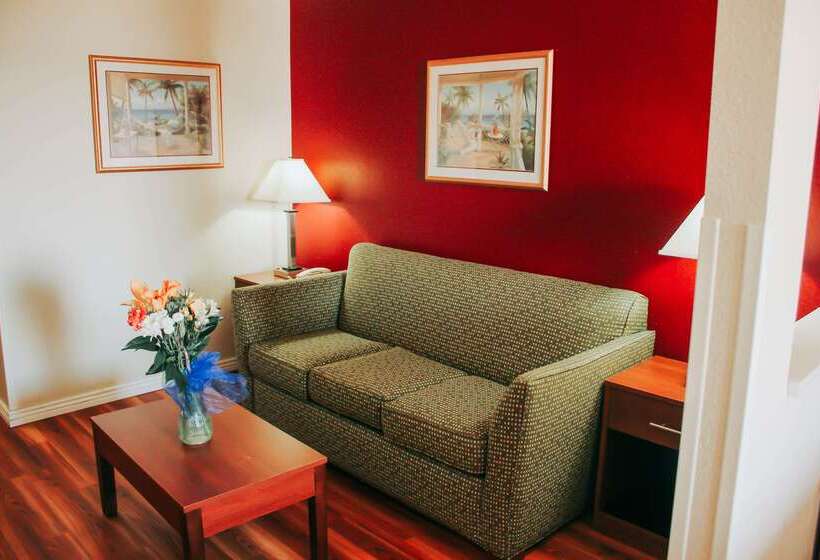 هتل Rodeway Inn & Suites