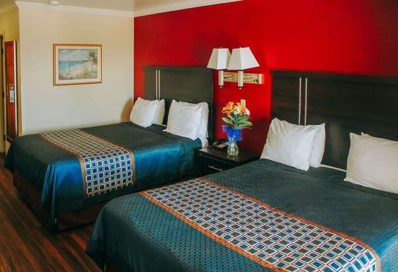 هتل Rodeway Inn & Suites