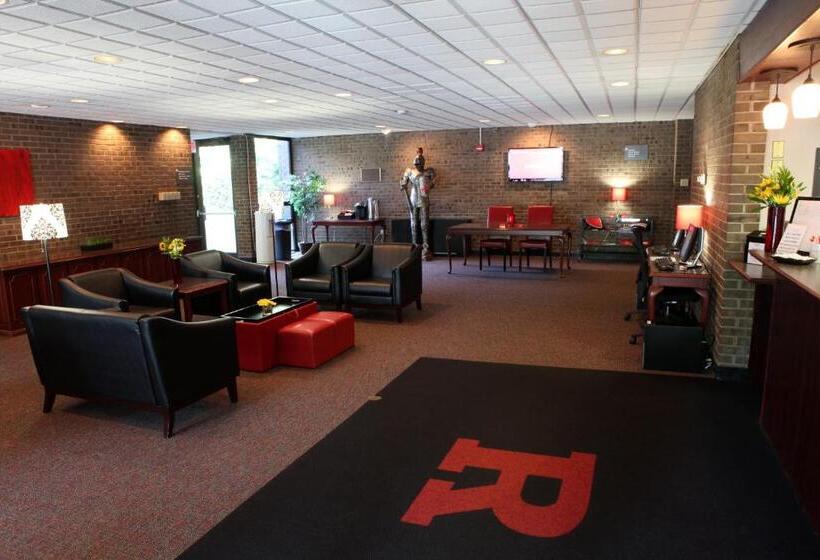 فندق Rutgers University Inn And Conference Center