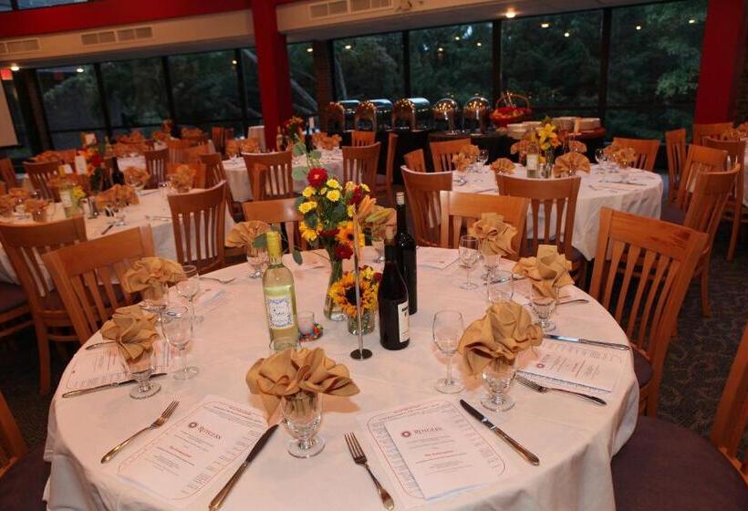 호텔 Rutgers University Inn And Conference Center