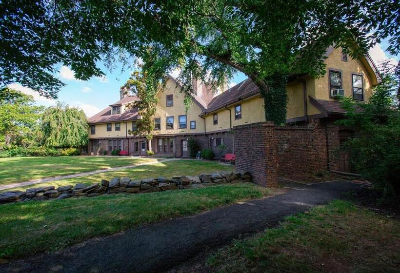 فندق Rutgers University Inn And Conference Center