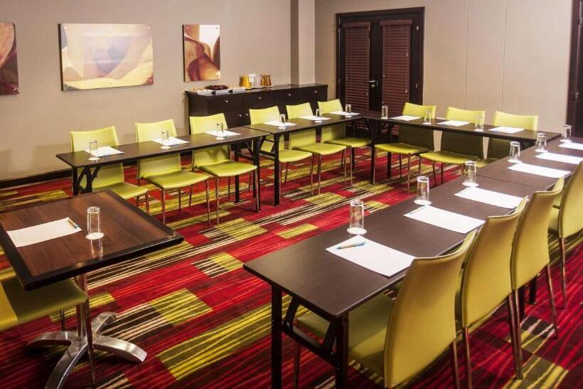 Отель Stayeasy Eastgate