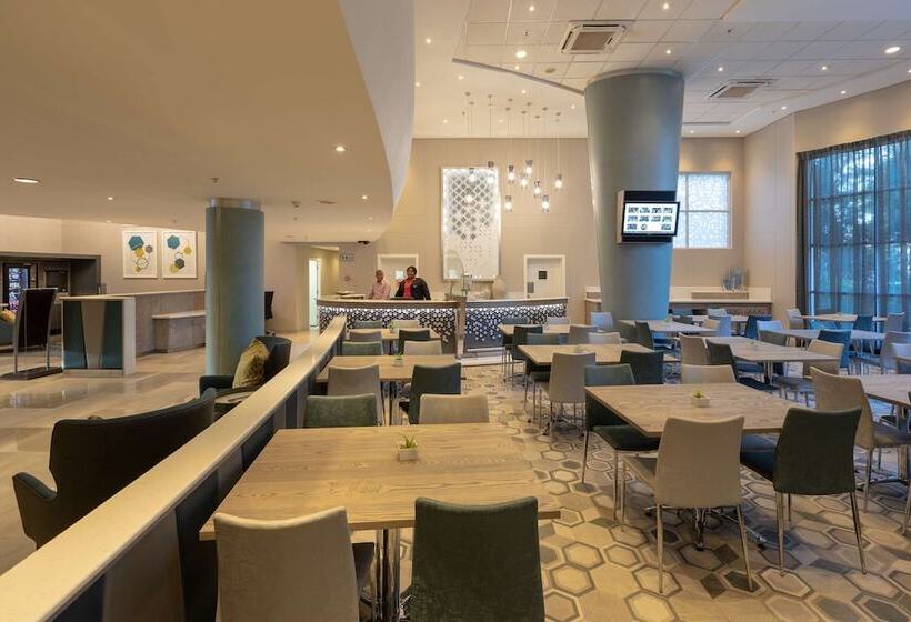 ホテル Stayeasy Mbombela