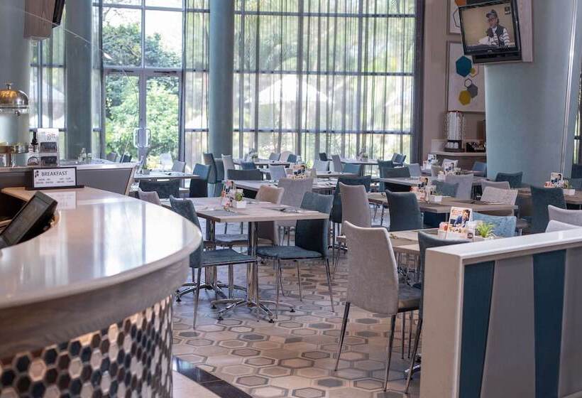 ホテル Stayeasy Mbombela