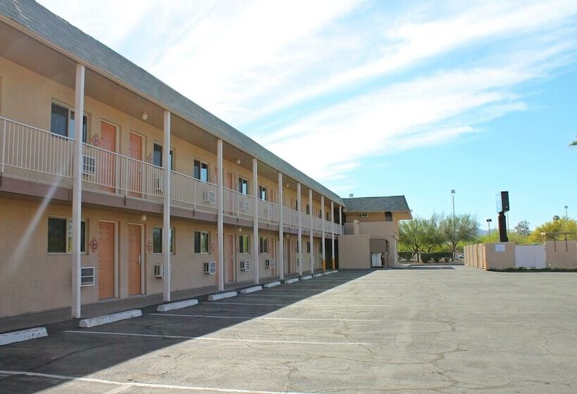 هتل Stone Inn Extended Stay U Of A