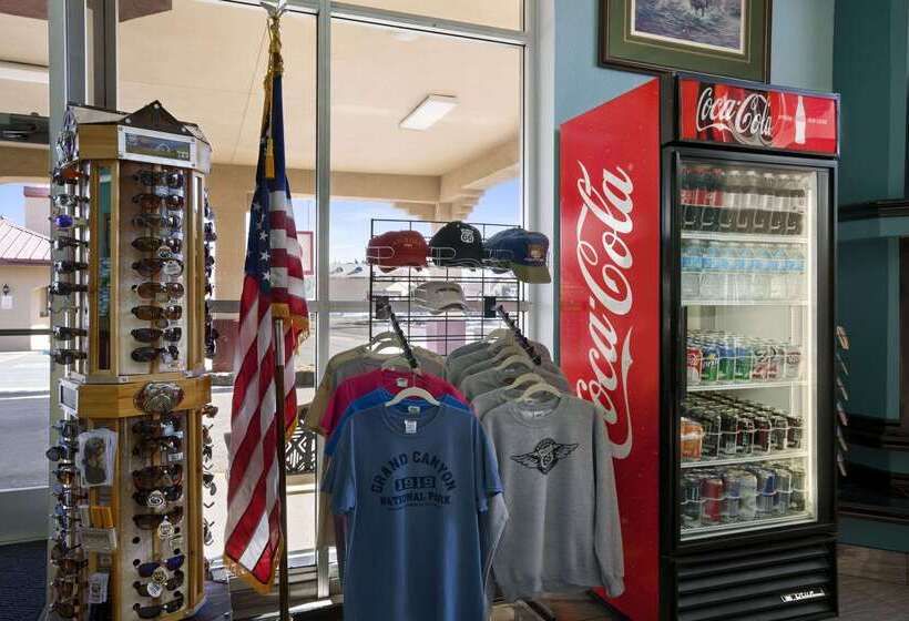 هتل Super 8 By Wyndham Nau/downtown Conference Center