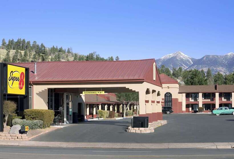 هتل Super 8 By Wyndham Nau/downtown Conference Center