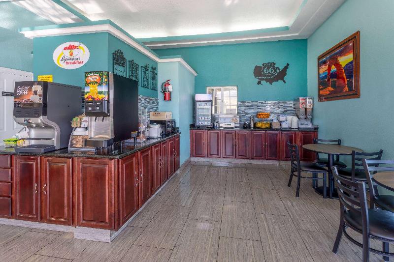 هتل Super 8 By Wyndham Nau/downtown Conference Center