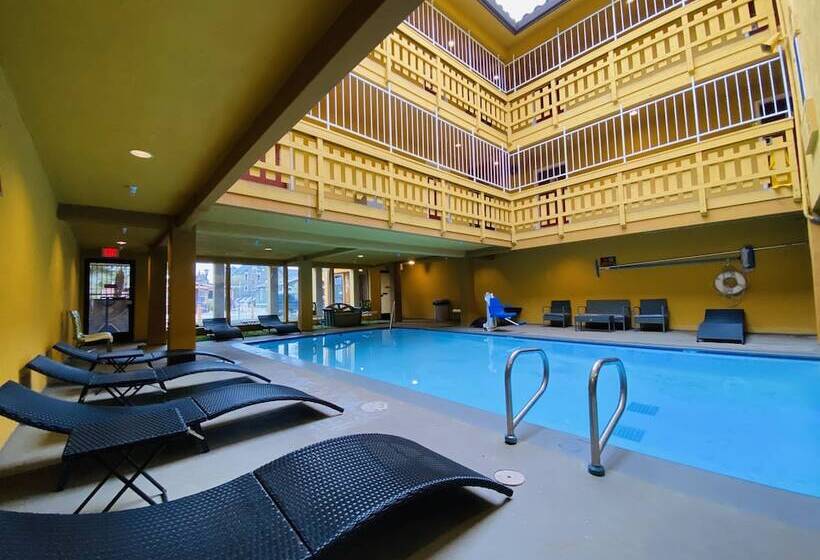 فندق The Aqua Pacific