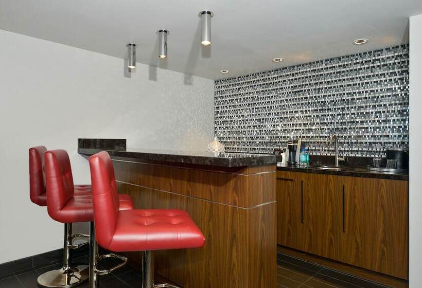 בית מלון כפרי The D Las Vegas