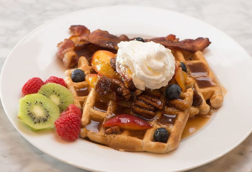 ホテル The Outlook Inn