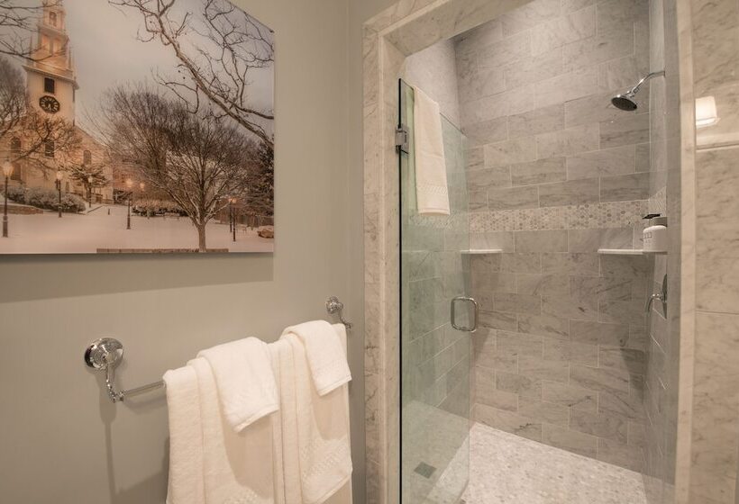 ホテル The Outlook Inn