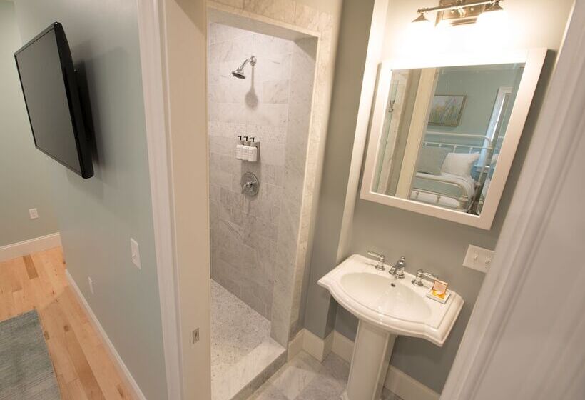 ホテル The Outlook Inn