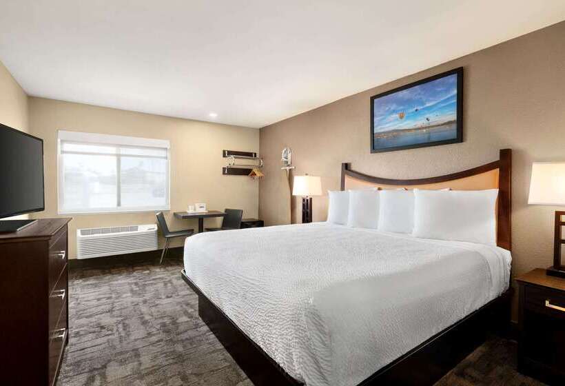 هتل Travelodge By Wyndham Lake Havasu