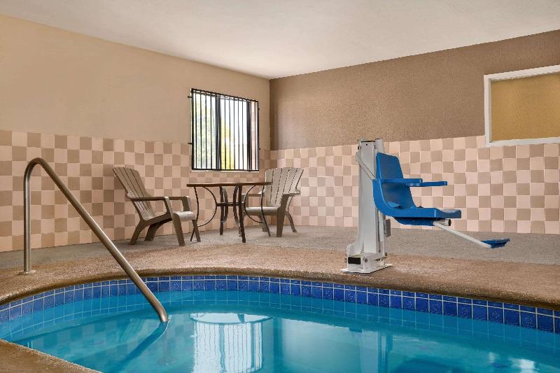 هتل Travelodge By Wyndham Lake Havasu