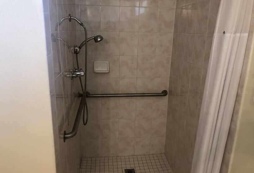 فندق Travelodge By Wyndham Pasadena Central