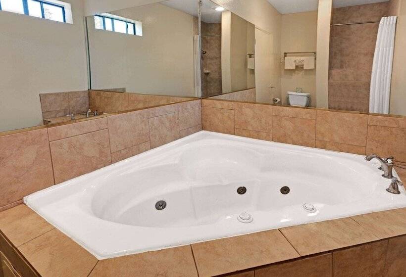 فندق Travelodge By Wyndham Pasadena Central