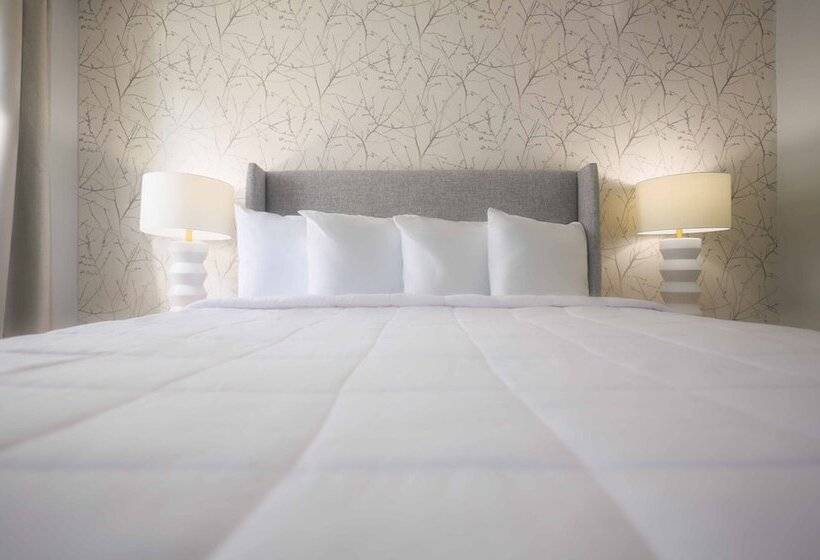 فندق Westborough Inn