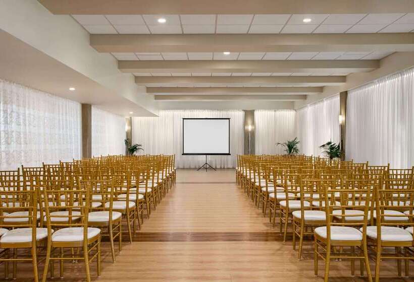 ホテル Wyndham Newport