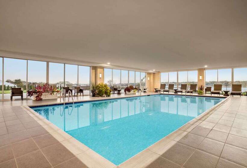 ホテル Wyndham Newport