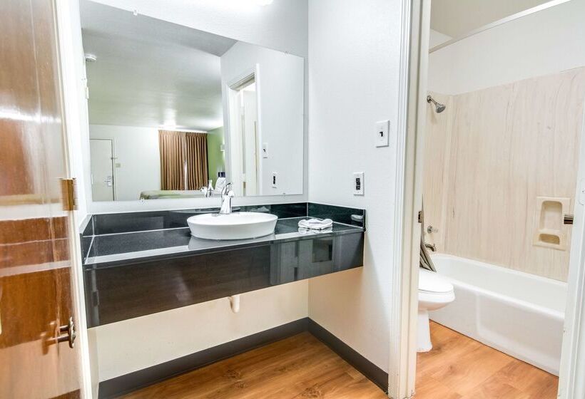 Motel 6longview, Tx  North