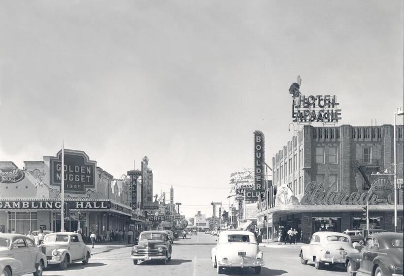 فندق على الطريق Apache