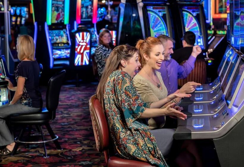 فندق على الطريق Apache