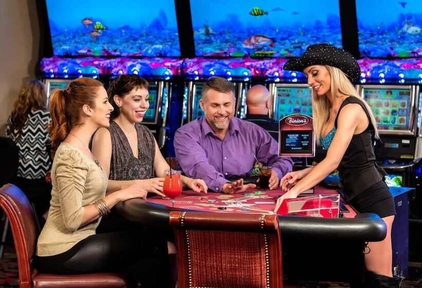 فندق على الطريق Apache