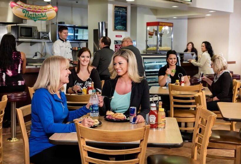 فندق على الطريق Apache