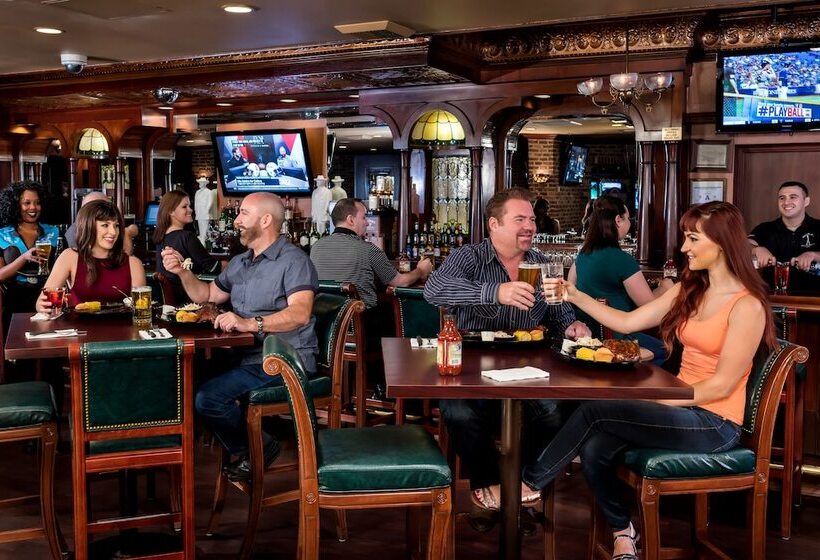 فندق على الطريق Apache