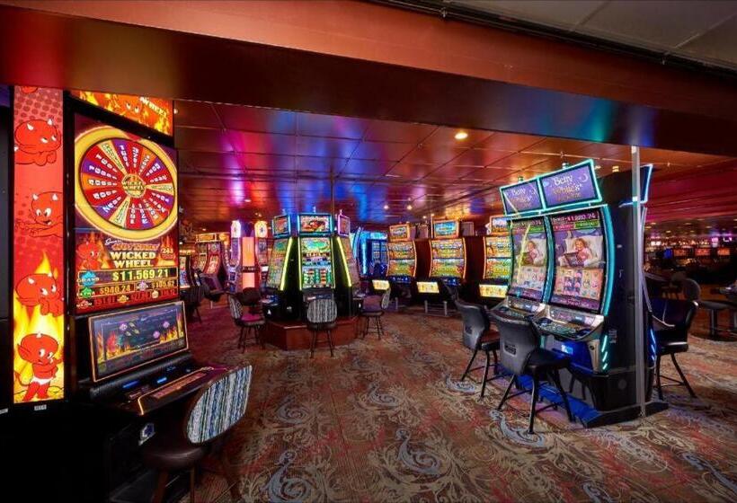 فندق على الطريق Apache