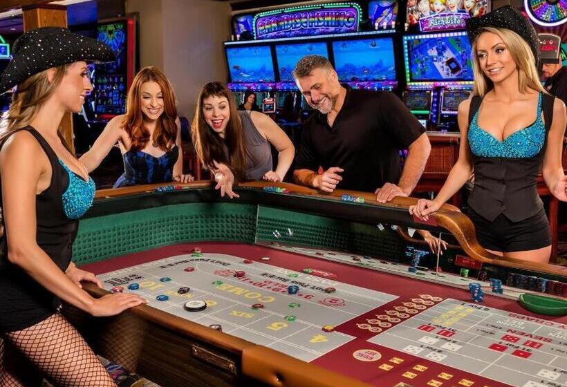 فندق على الطريق Apache