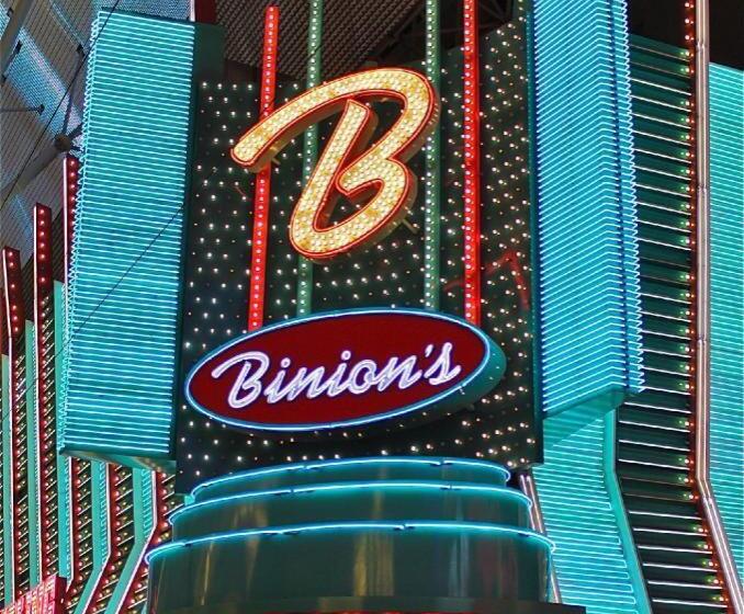 فندق على الطريق Apache