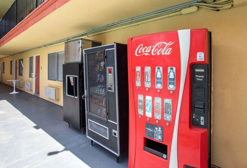 מוטל Howard Johnson Suites By Wyndham San Diego Chula Vista Bayfront