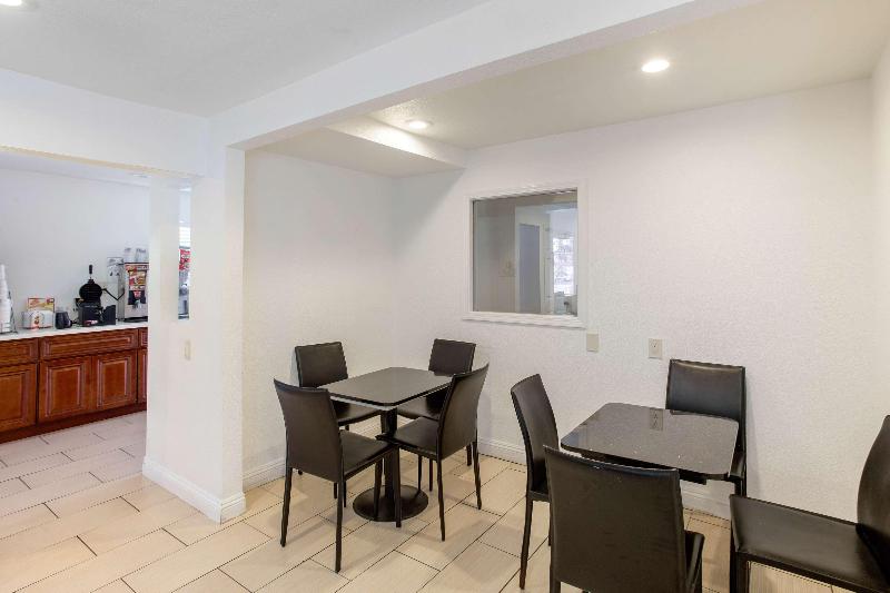 מוטל Howard Johnson Suites By Wyndham San Diego Chula Vista Bayfront