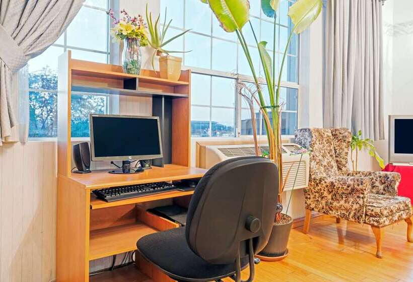 מוטל Super 8 By Wyndham Auburn