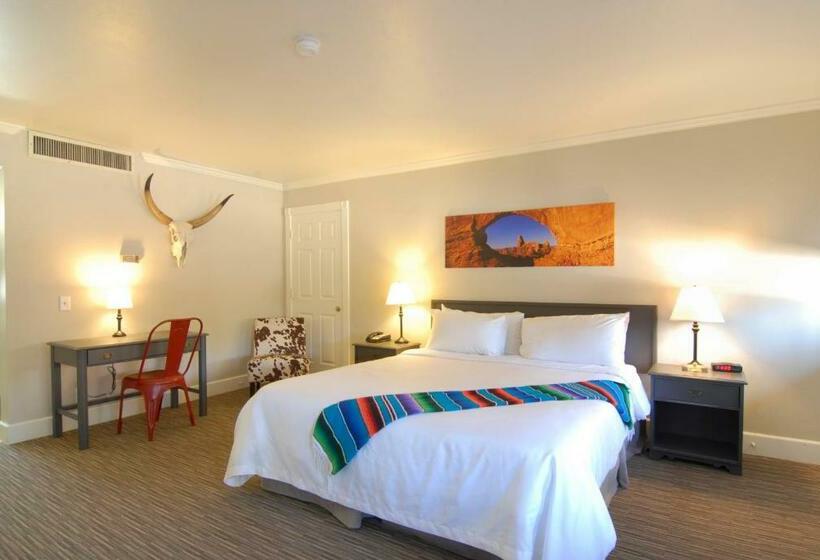 Palm Canyon Hotel And Rv Resort