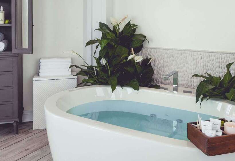 Pelican Grand Beach Resort, A Noble House Resort