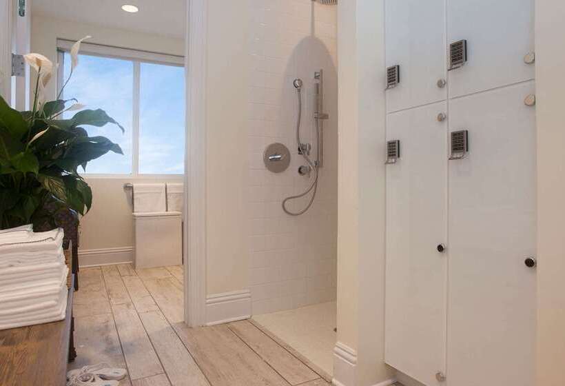 Pelican Grand Beach Resort, A Noble House Resort