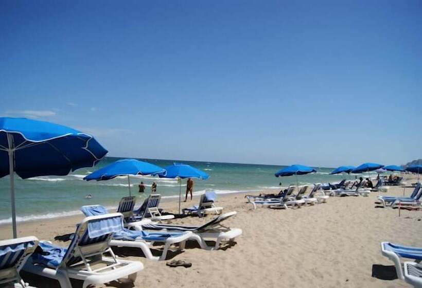 Pelican Grand Beach Resort, A Noble House Resort